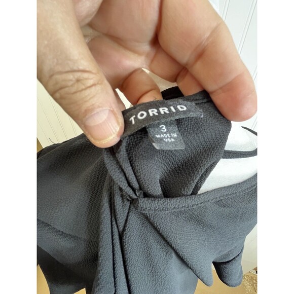 Torrid Sz 3 Black top. Lace shoulder and hem. Deed "V" back. Perfect summer top. - Picture 5 of 6